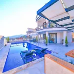 Samira & Aparts & Hotel