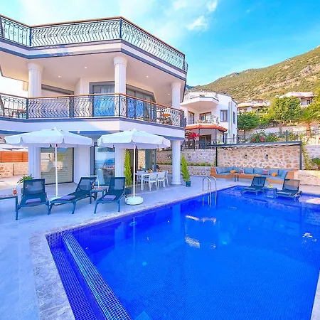 Samira & Aparts & Kalkan