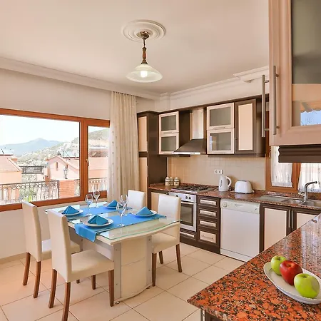 Samira & Aparts & 3*